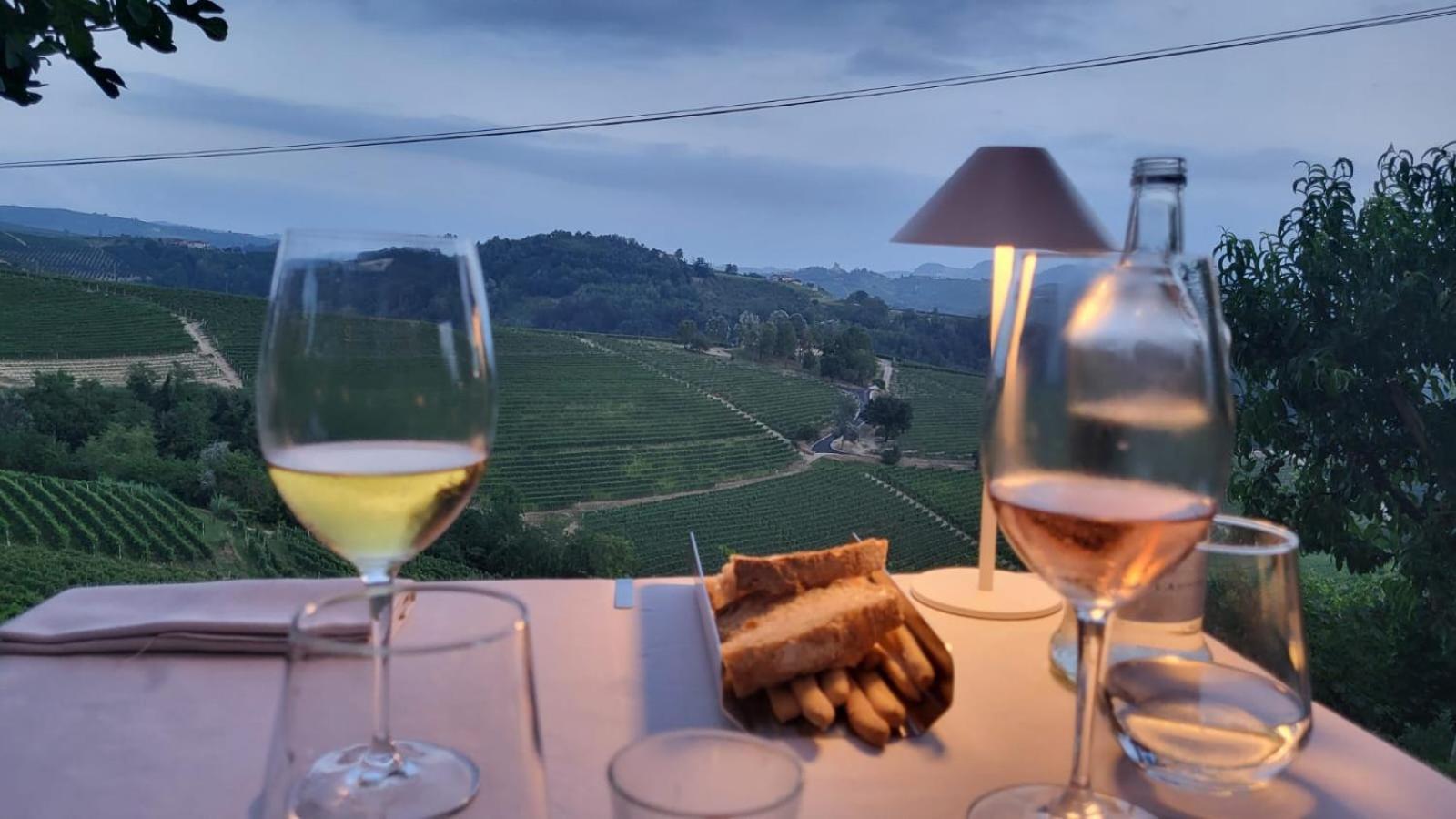 Gatti di Langa Villa Dogliani Bagian luar foto