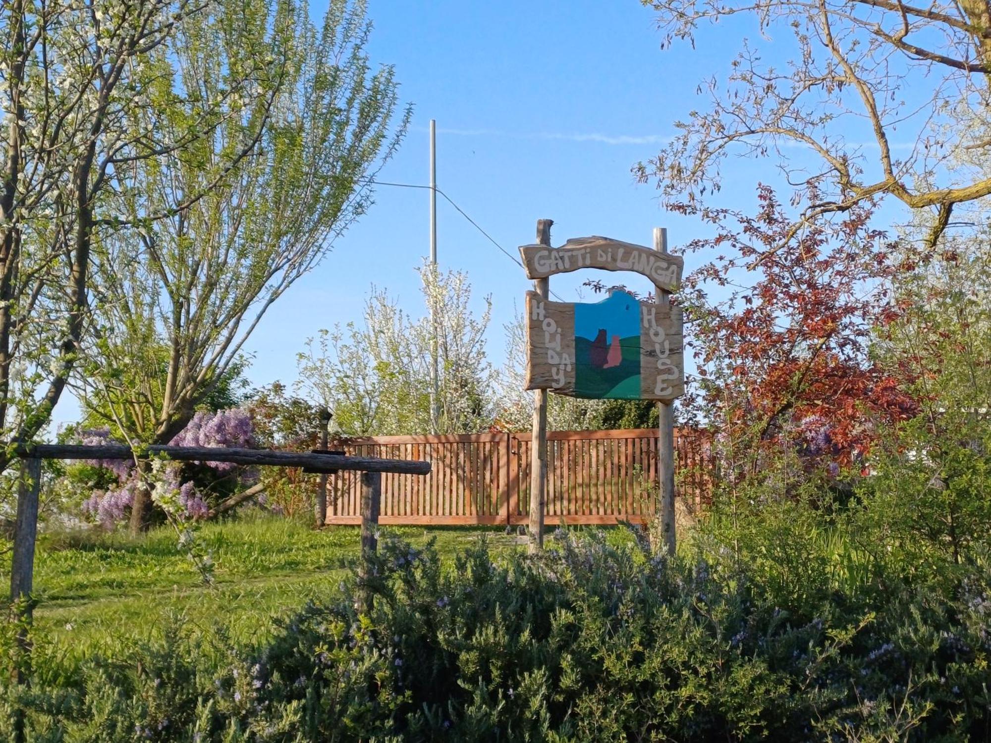 Gatti di Langa Villa Dogliani Bagian luar foto